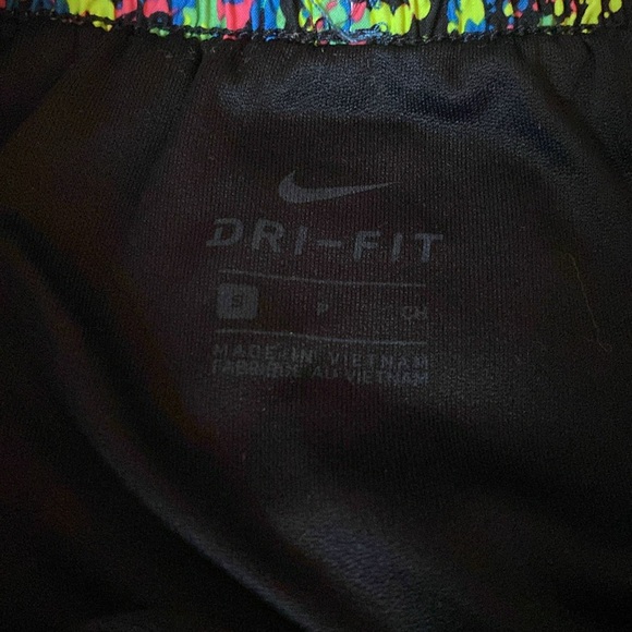 Nike Running Shorts - Picture 5 of 8